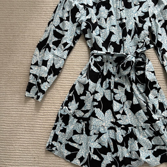 NWT Who What Wear Black and Light Blue Floral dress XS - Picture 4 of 9
